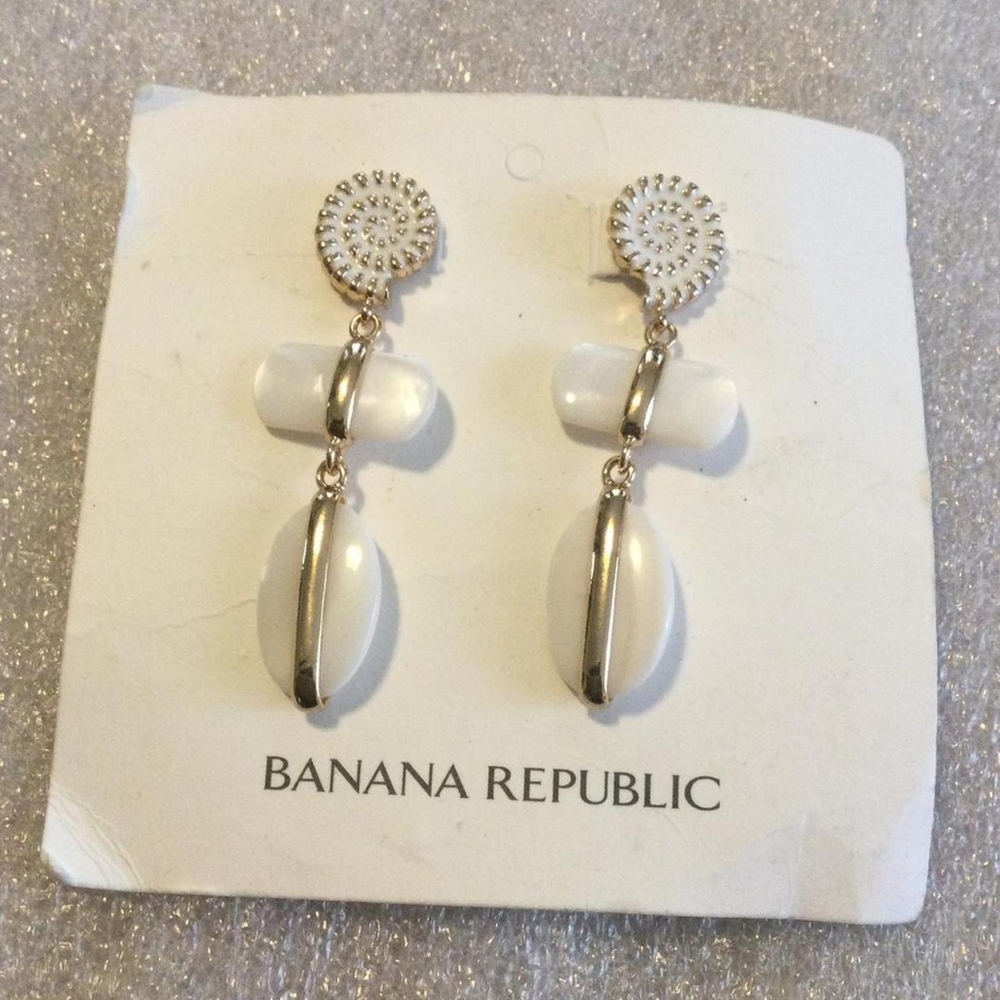 Beachy Banana Republic earrings